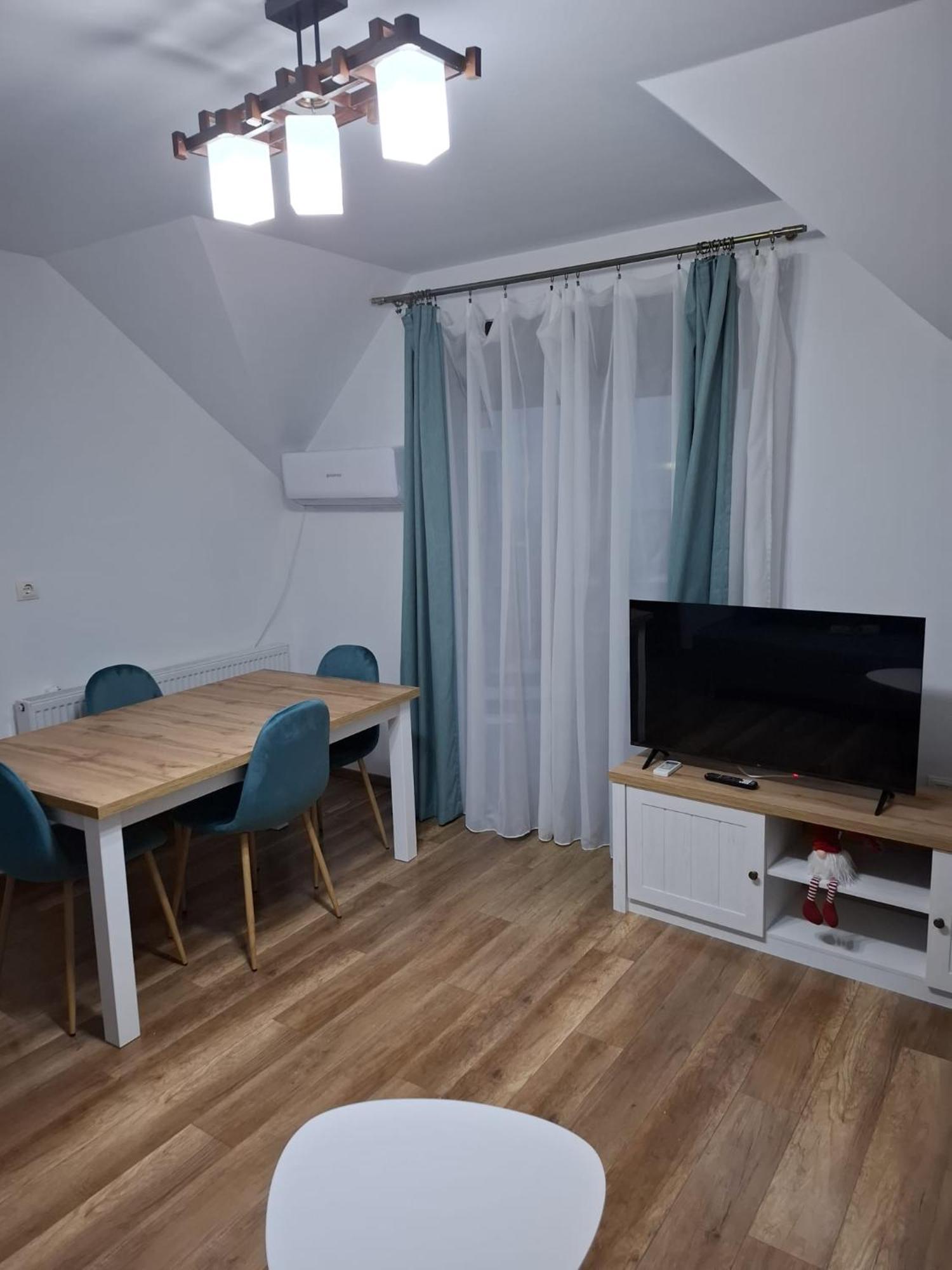 Casa Dora Hotell Suceava Exteriör bild